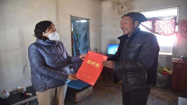 临沂市平邑县委常委、副县长张晓华到平邑县保太镇开展走访慰问活动(图4)