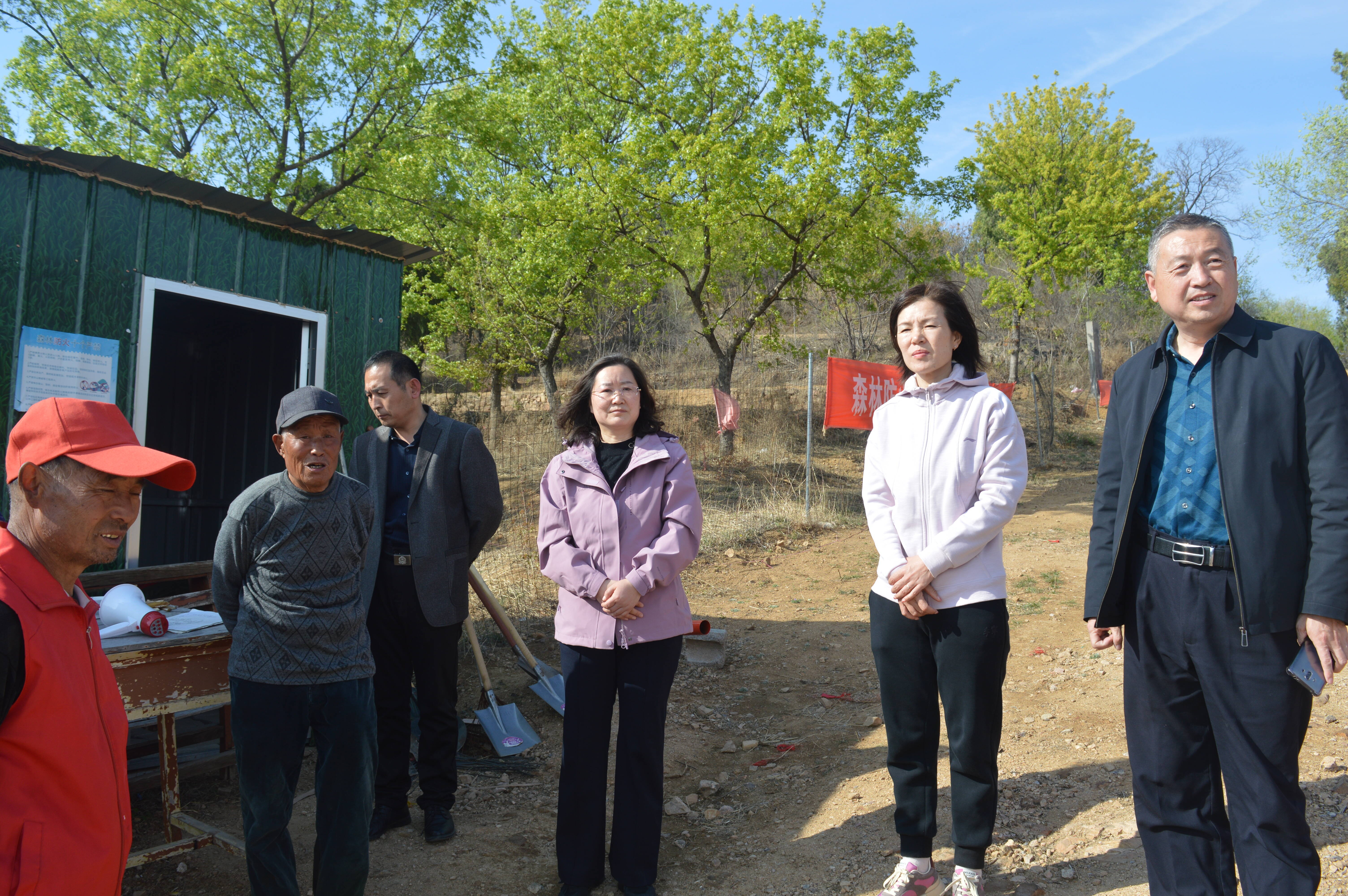 平邑县民政局党组书记局长谢惠斌到丰阳镇检查指导森林防火工作