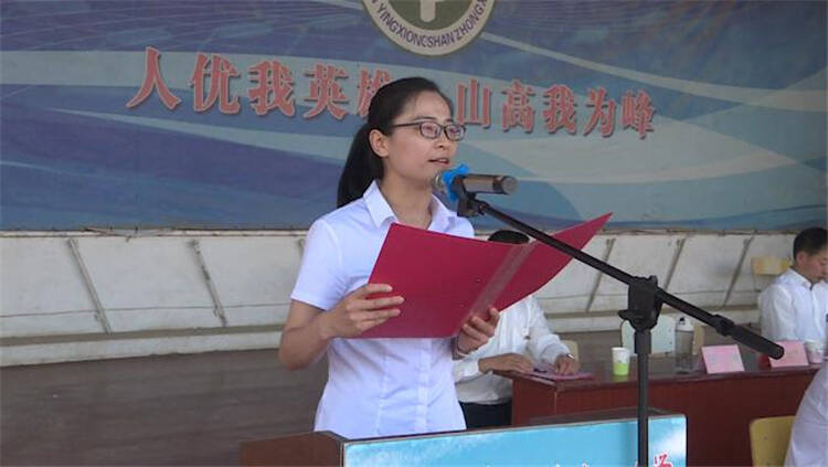 泰安英雄山中学举行2021届学生毕业典礼