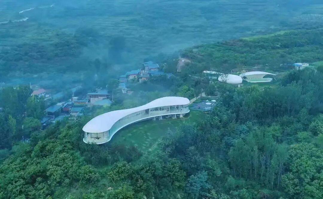 全省年度"最美书店"20个,其中泰安市两个,岱岳区的九女峰书房就是其中