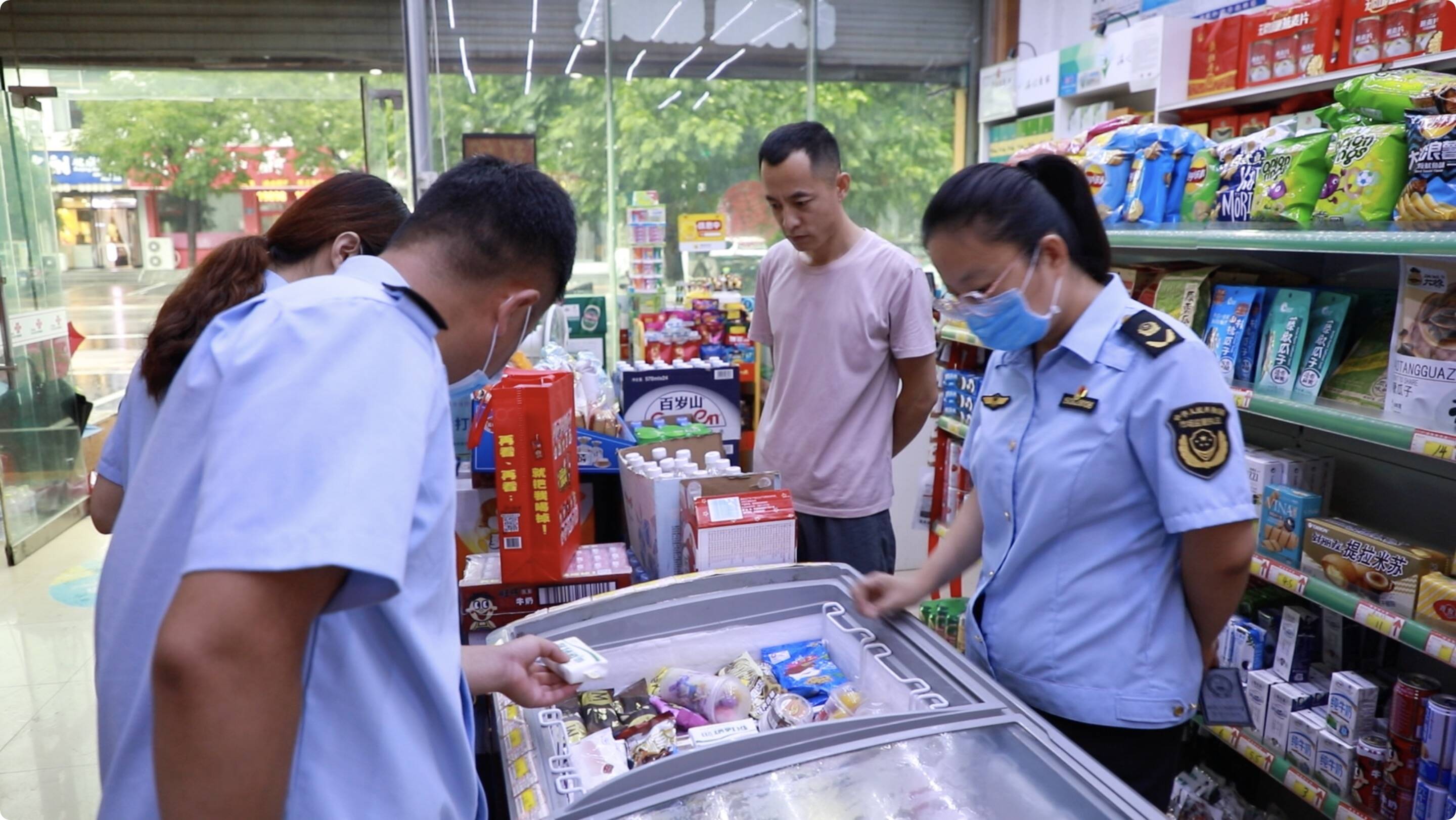 张店区市场监督管理局和平监管所副所长郭潇表示"消费者购买冷饮食品