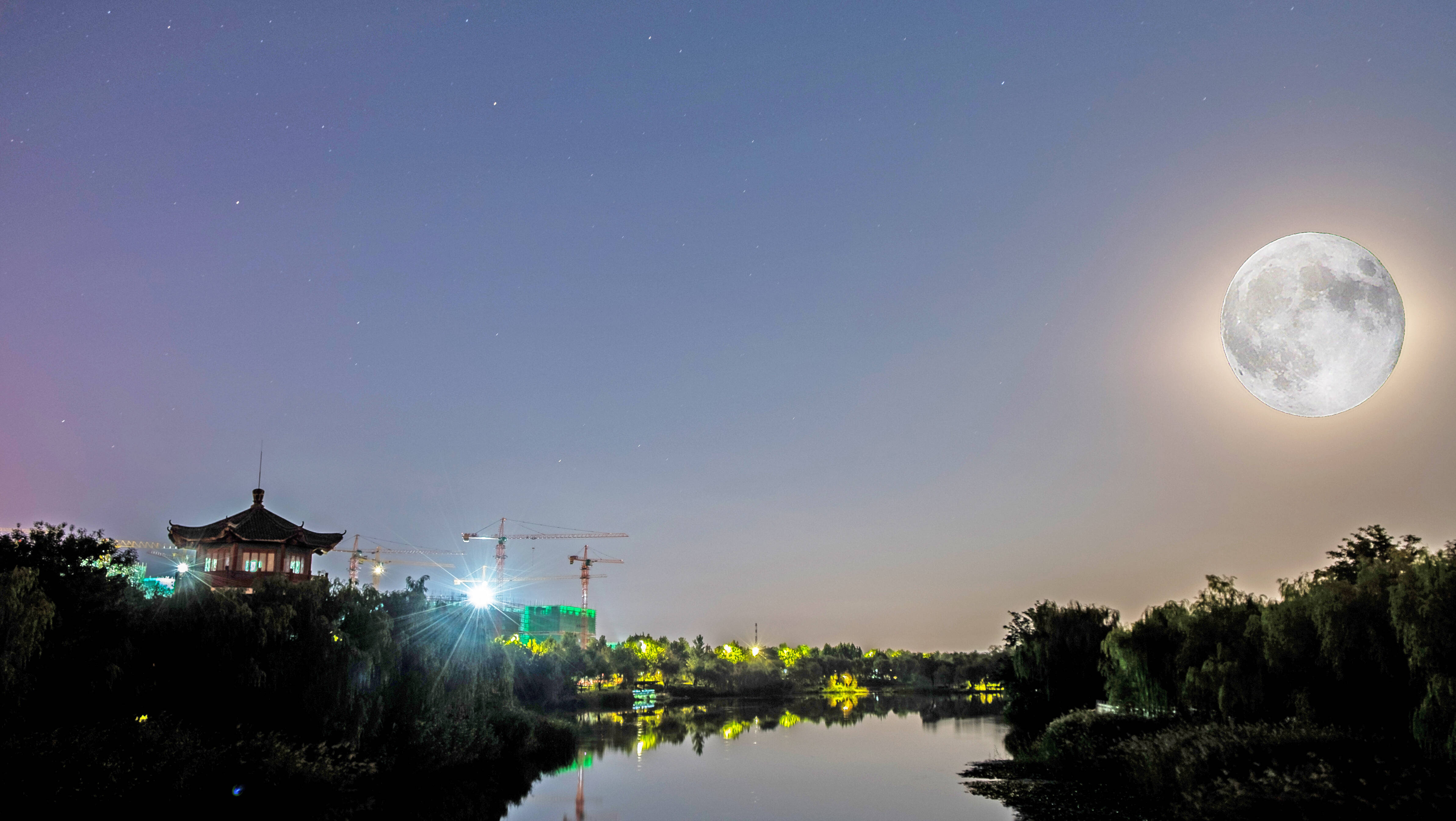 中秋赏月正当时红莲湖美景恰相逢