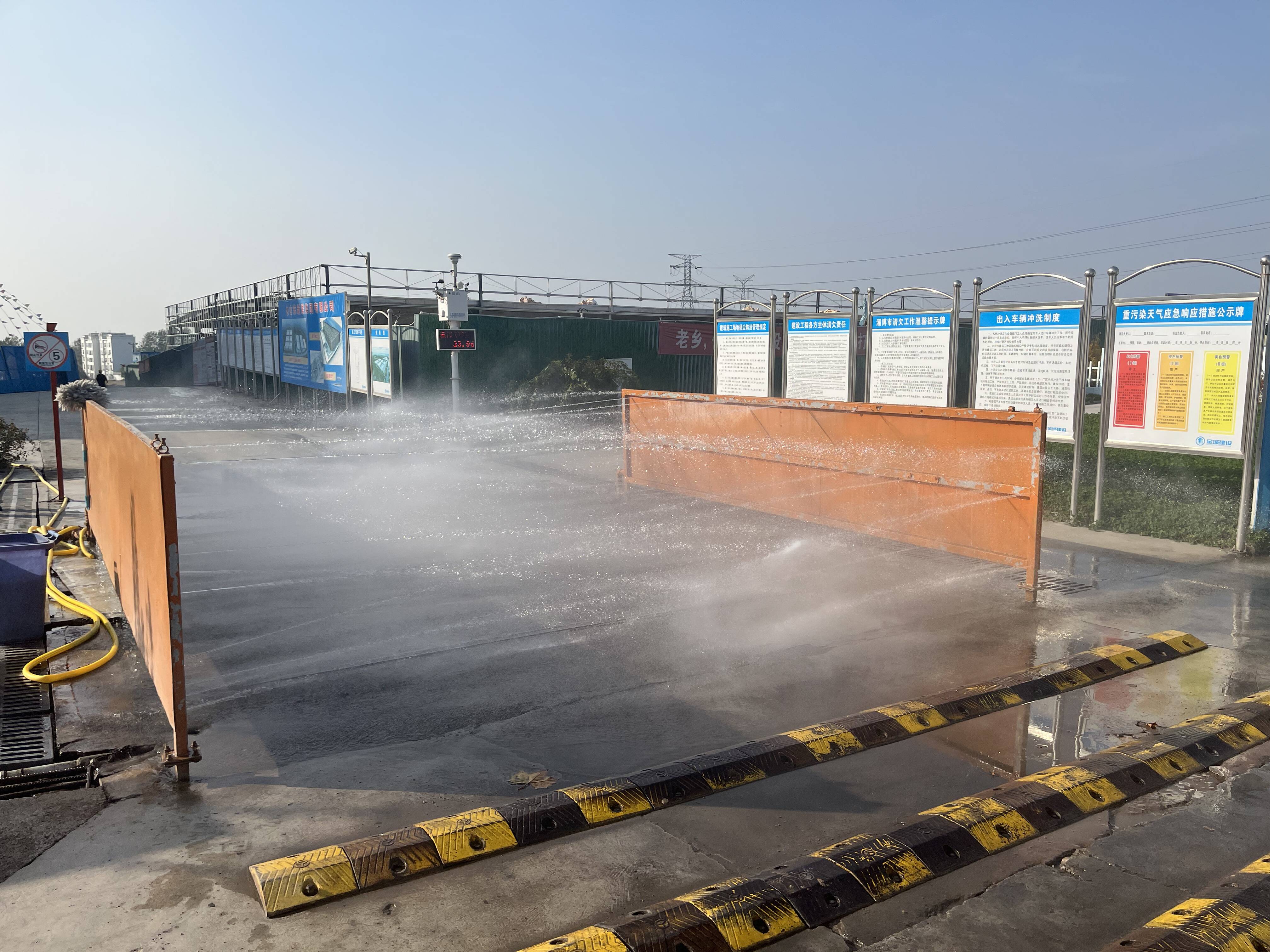 记者从淄川区住建局了解到,根据全市专项行动和建筑工地扬尘治理整治