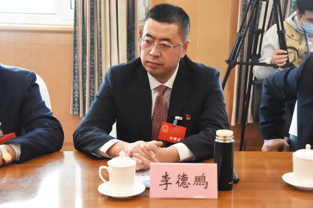 管理,聚力提升城市能级"让人大代表,城北村党委委员李德鹏十分关注