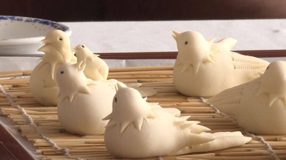 清明时节 捏面燕迎春燕