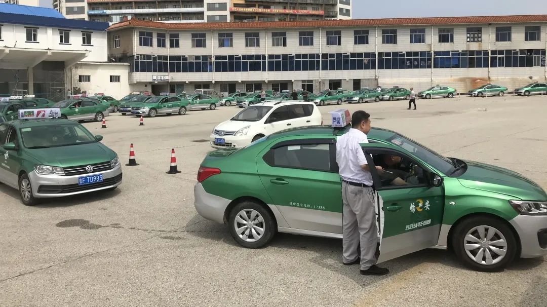 莱阳市交通运输局开展出租车计价器年检工作