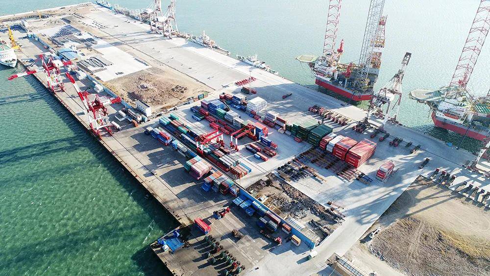 荣成市石岛新港包船出海开拓国际航运新模式