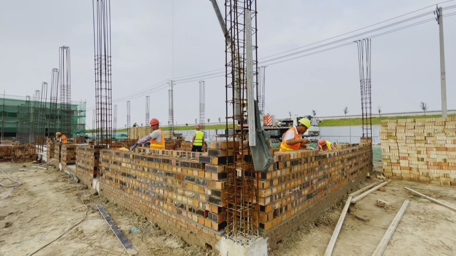 滨城区：奋力攻坚