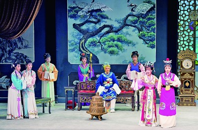 上海，一座“全年有戲”的城市