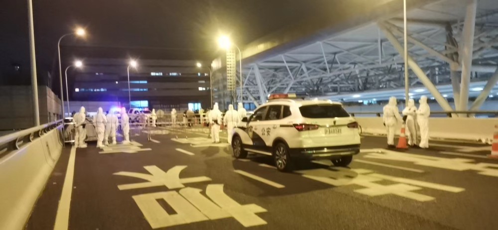 施宇拍下高架桥上的情况 受访者供图