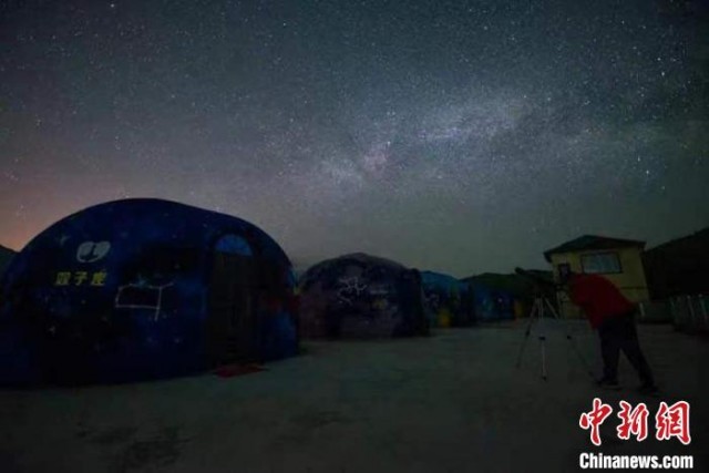 农民小伙“转型”星空导游：吉林县城迎来“追星族”
