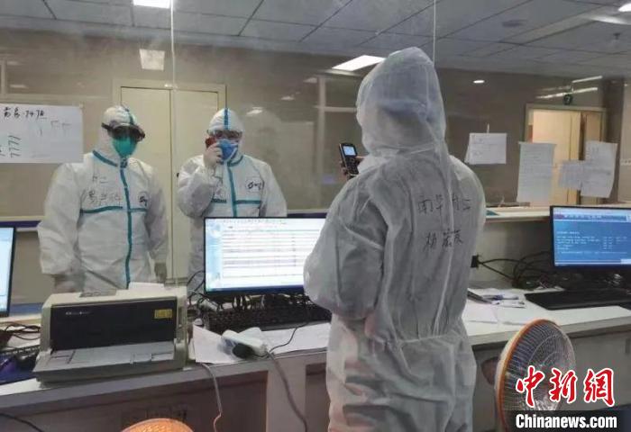 杨宏发成为湖南首批支援湖北黄冈医疗队成员。 南华大学供图