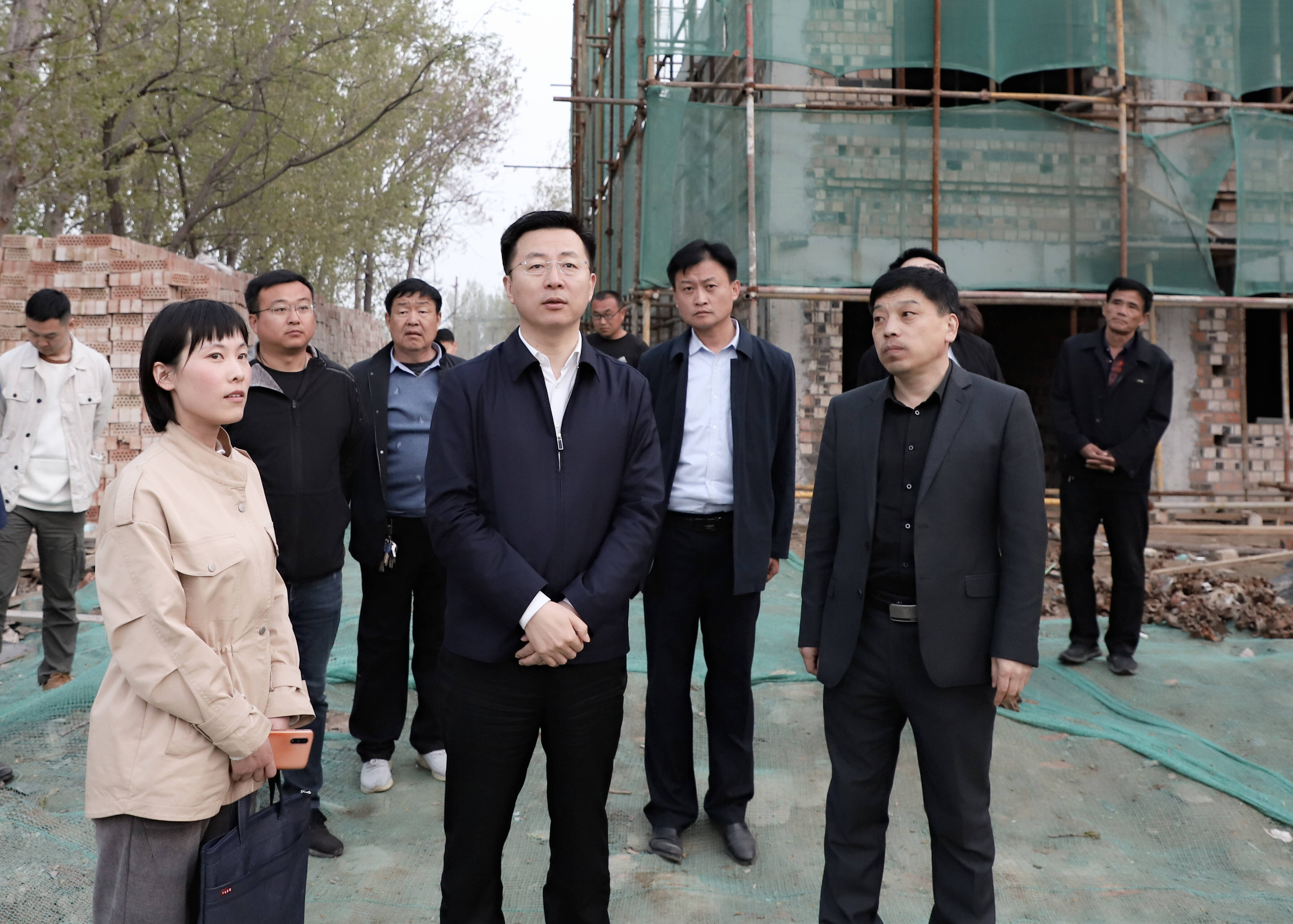 王峰现场督导检查安置房建设工作