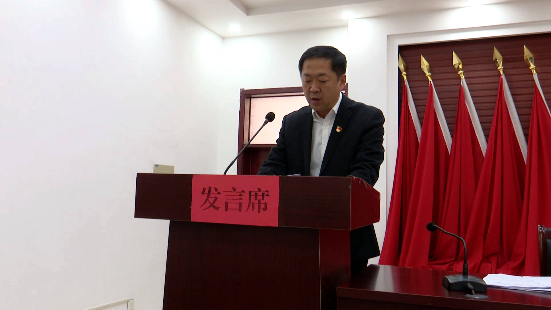 闪电号>媒体>莘县融媒>会上,县司法局,县农业农村局和徐庄镇先后就