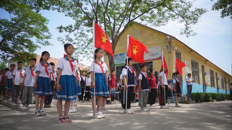 队旗下的宣誓图片