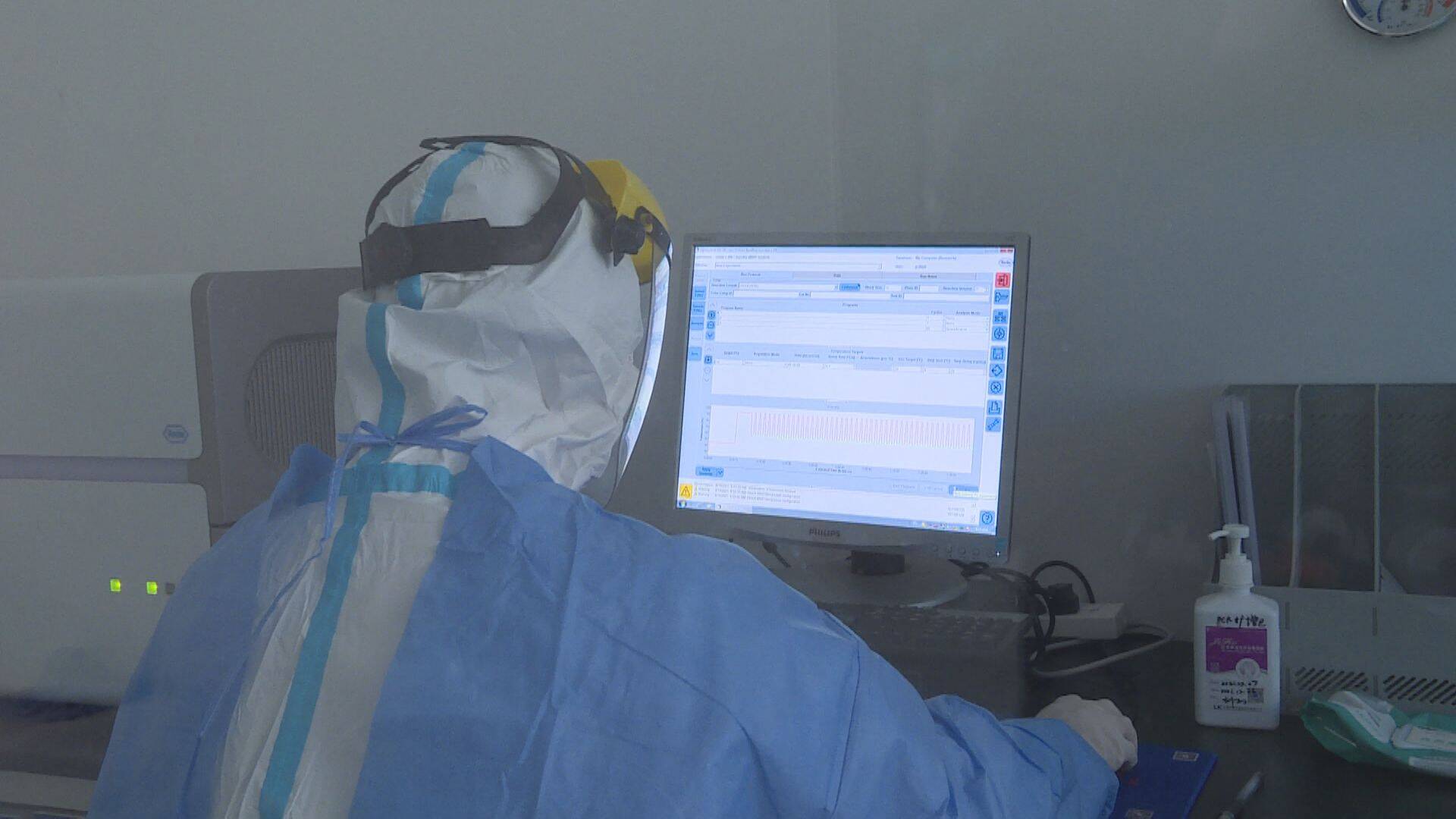 “排雷兵”的一天！济南一名核酸检验员这样与病毒近距离“对峙”