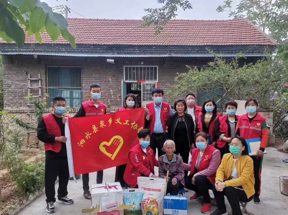 齐鲁网·闪电新闻5月9日讯近日,泗水县泉林镇妇联联合泗水县泉乡义工