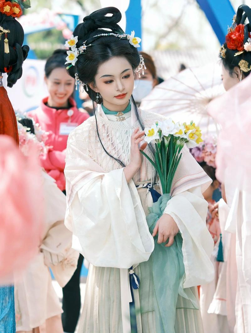 春游花朝・2026 济南花朝荟启幕 百花公园分会场解锁泉城春日浪漫
