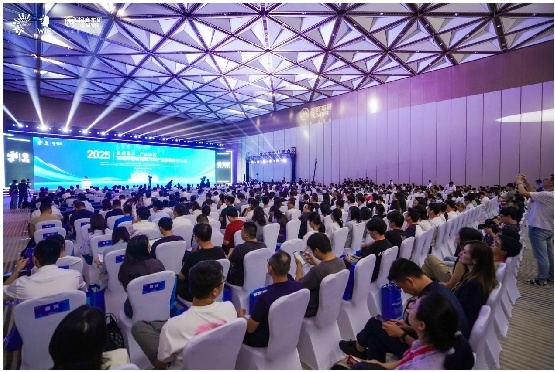 2025智能网联新能源汽车产业集群生态大会在重庆举行