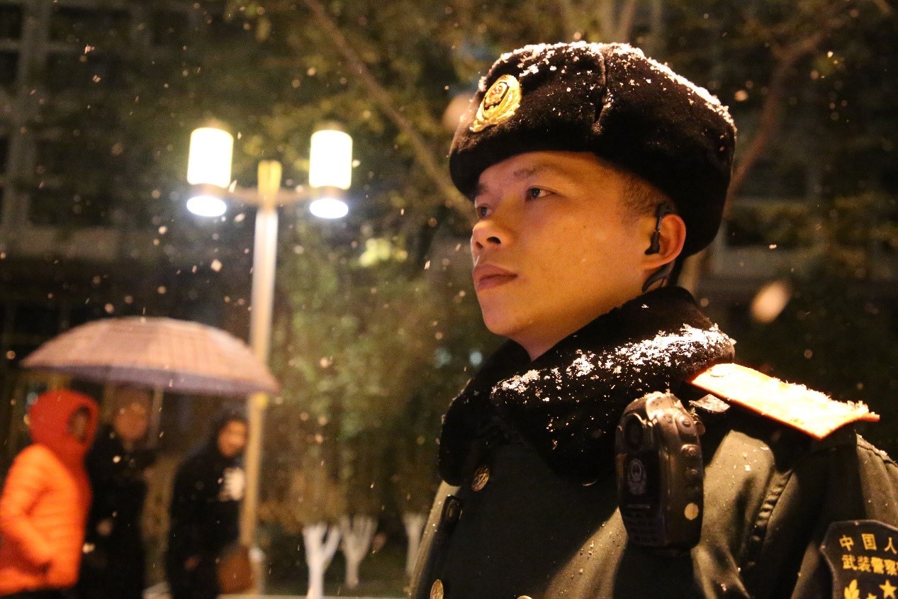 组图｜有你守护更温暖！初雪后的北京美丽不冻人