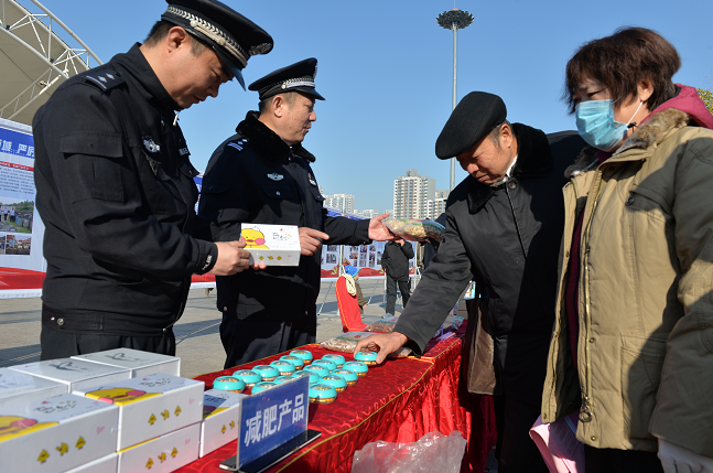 枣庄警方公布四起集中打击食药环假犯罪典型案例