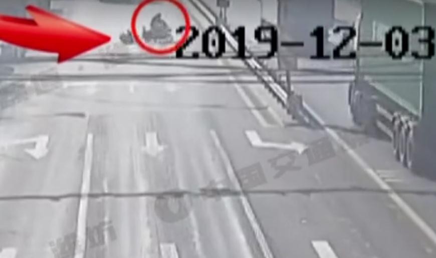 潍坊昌邑一电动车撞倒行人肇事逃逸！交警迅速出击，8小时逮捕归案！
