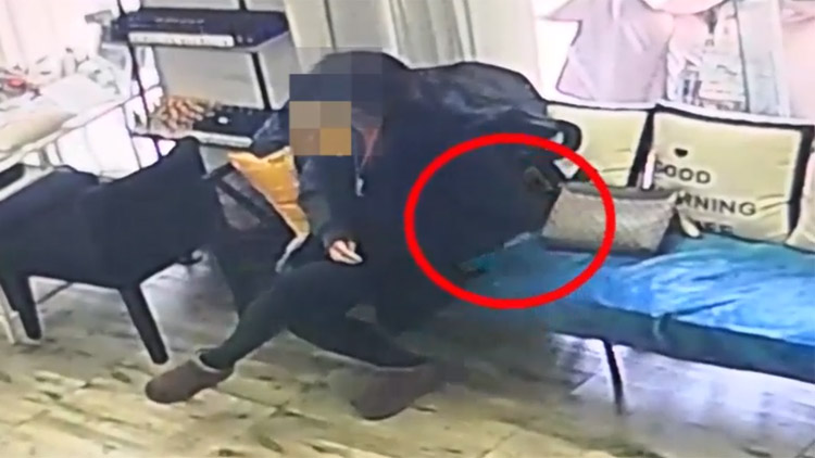 48秒丨丢人！滨州一女子美容店内盗窃手机被监控拍下