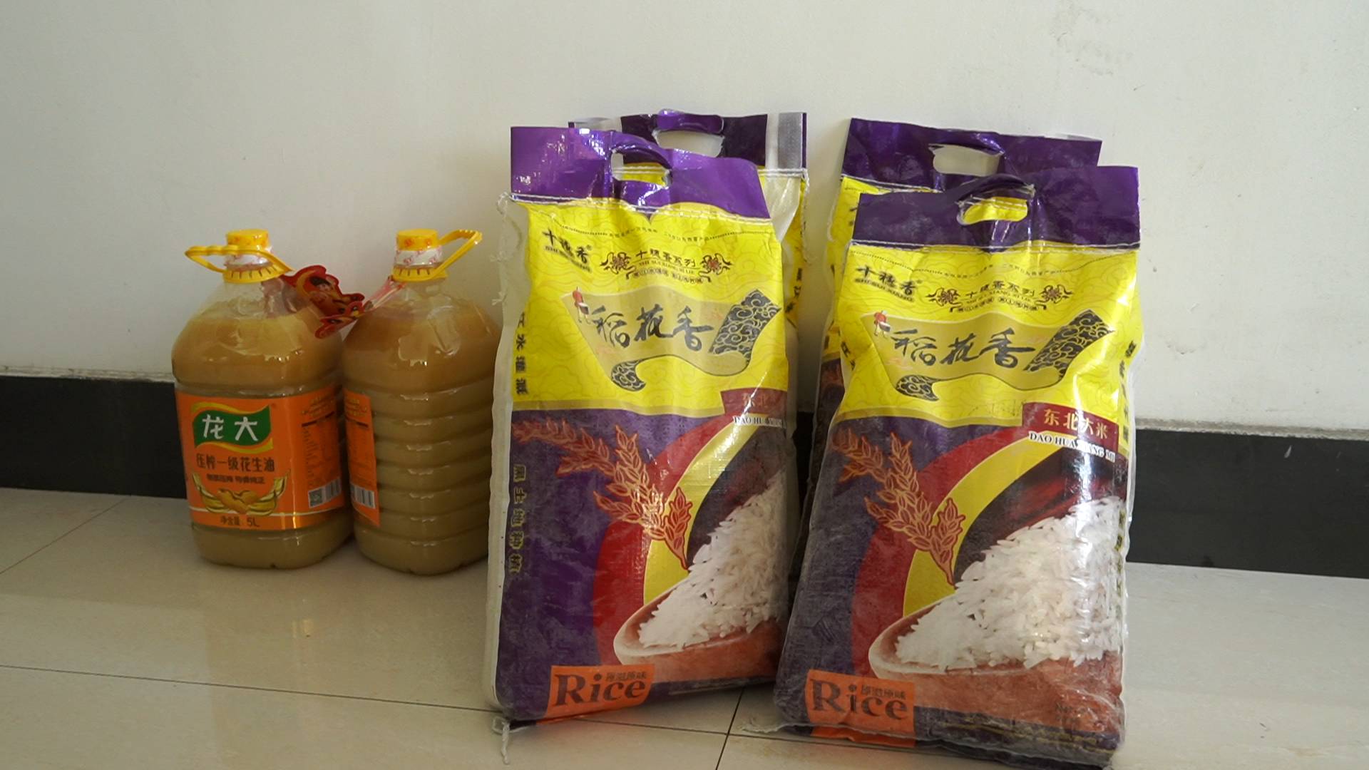 鲁蒙温情暖草原 结对书记再访嘎查脱贫户