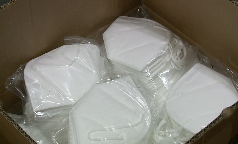 34秒|洗洁精包装箱伪装 临沂机场公安查获2万余个假冒n95口罩