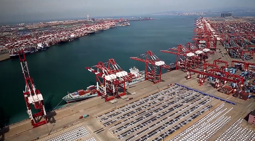 vlog青岛港的集装箱自己会跑记者揭秘无人码头奥秘