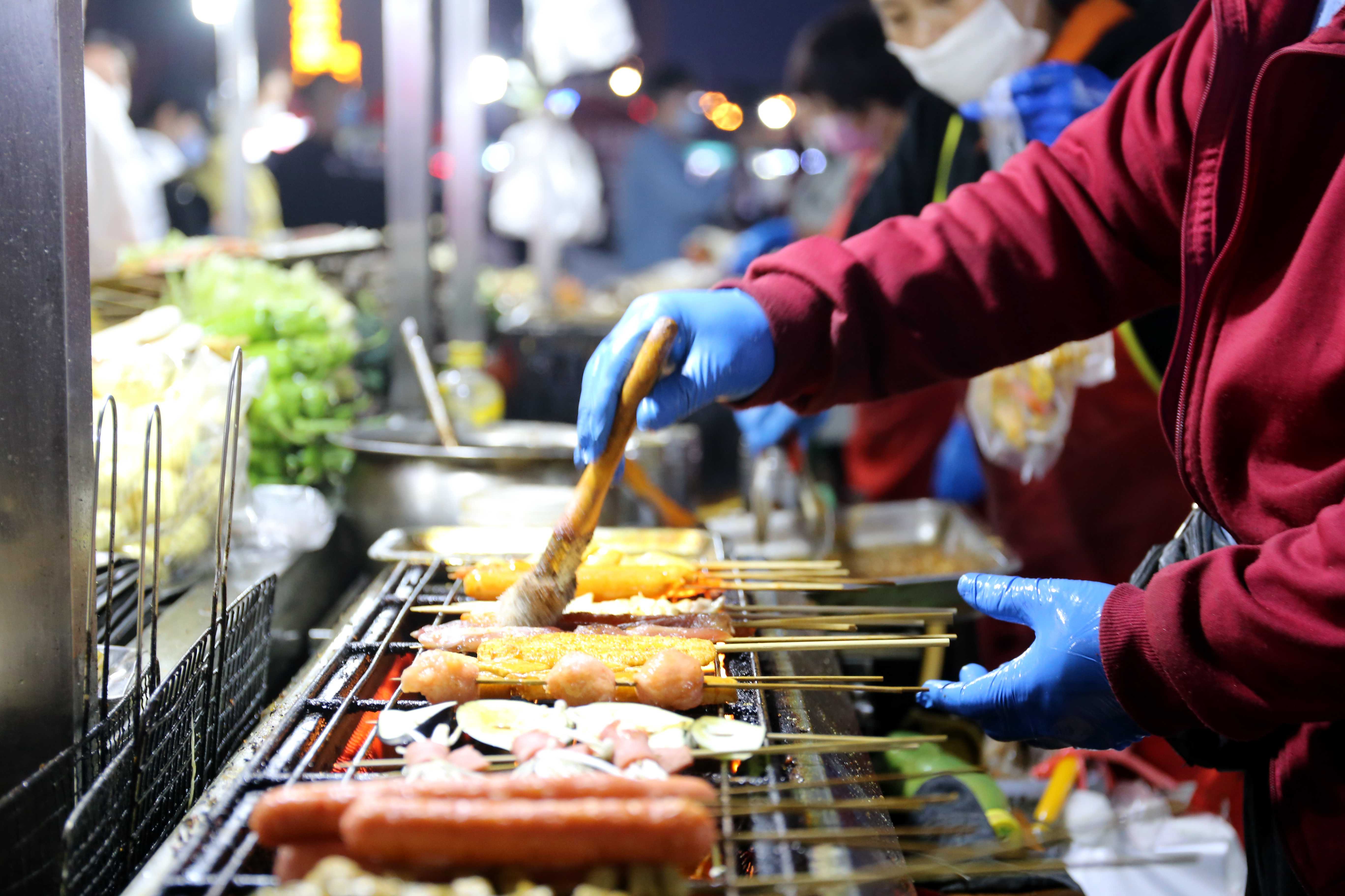 市民想念的味道回来啦!日照老东关夜市开街