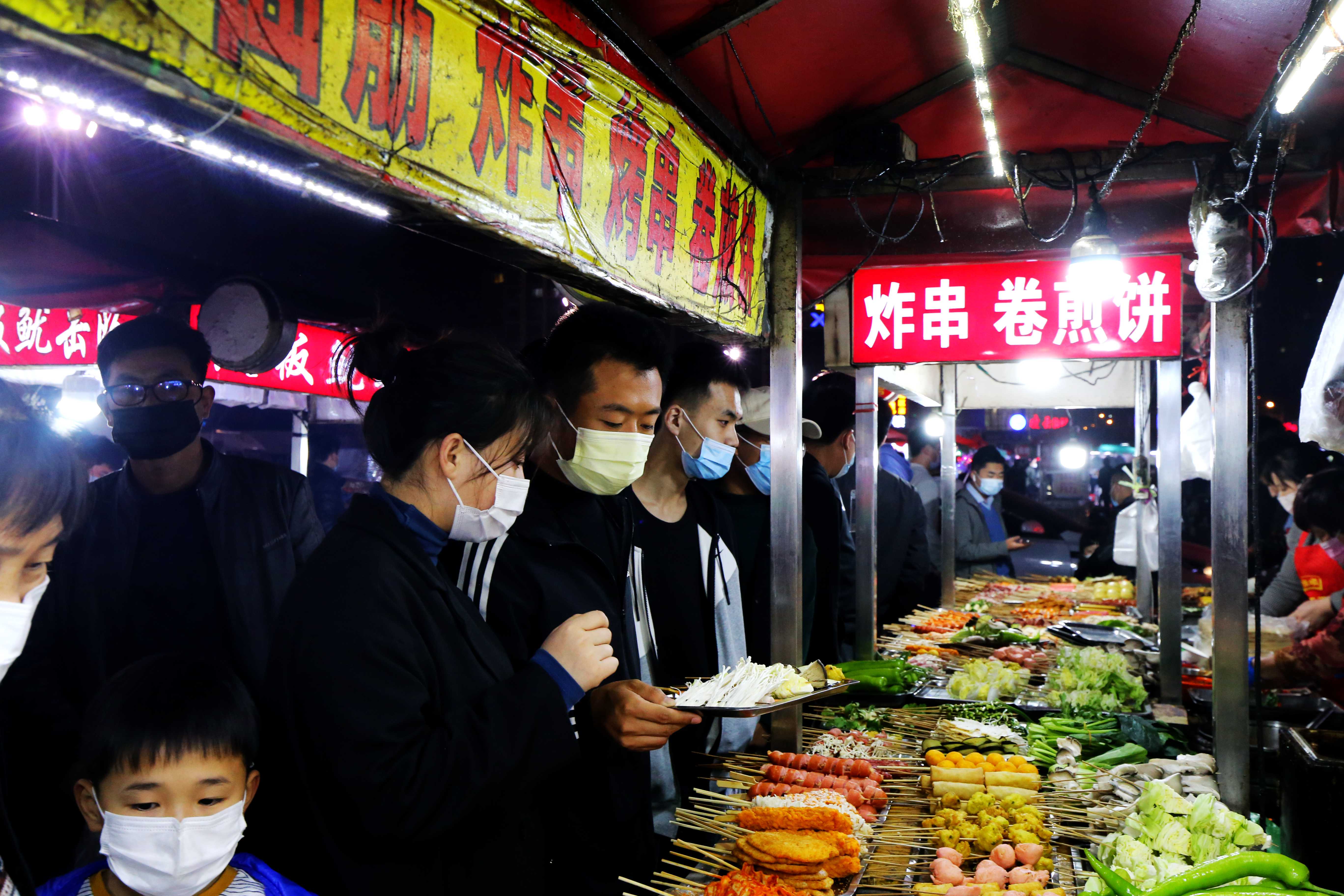 市民想念的味道回来啦!日照老东关夜市开街