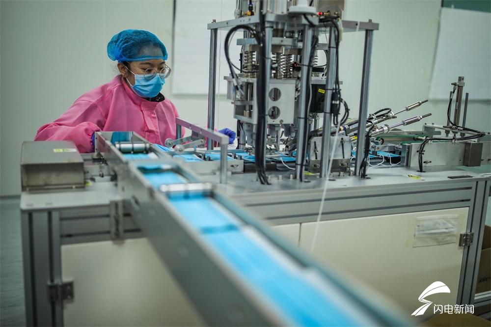 15秒丨威海荣成首家口罩生产企业试生产成功最大产能日产12万只