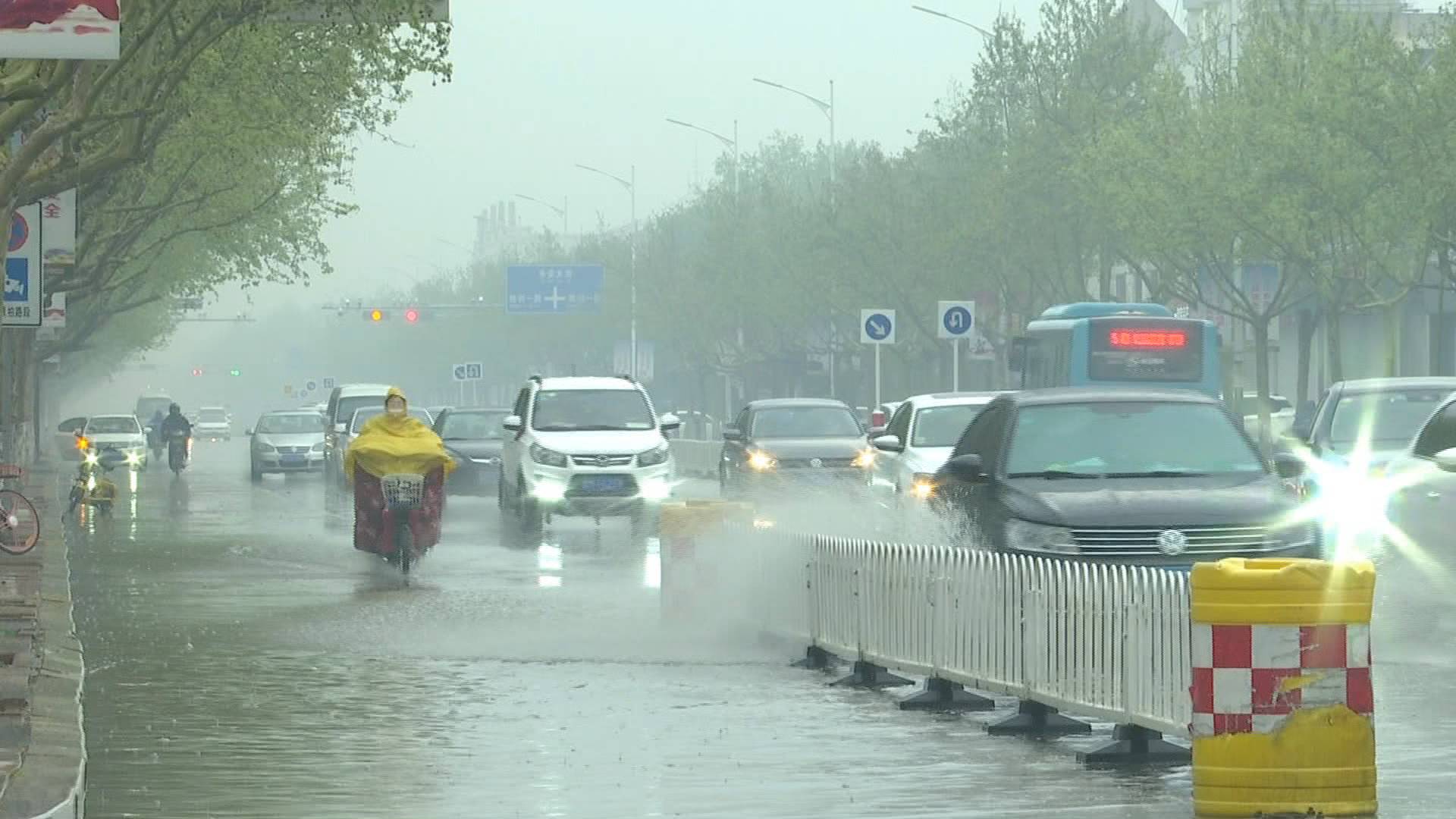 46秒｜电闪雷鸣+风雨交加！今天山东迎来强对流天气，多地出现雷雨_齐鲁原创_山东新闻_新闻_齐鲁网