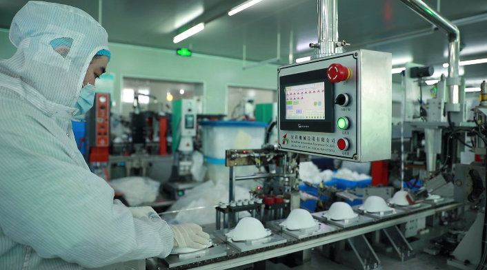 探访全国最大口罩生产企业日照三奇:24小时两班倒不间断生产