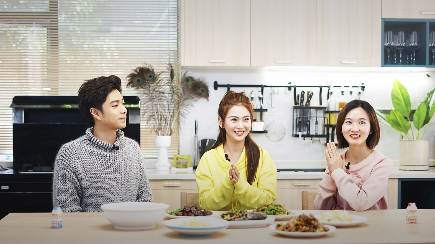 吴思嘉变身"实习医生"切身感受医生不易