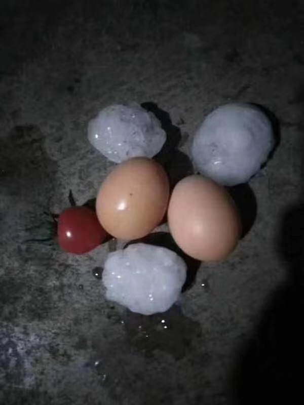 强对流天气!山东多地降下冰雹 最大直径超两厘米