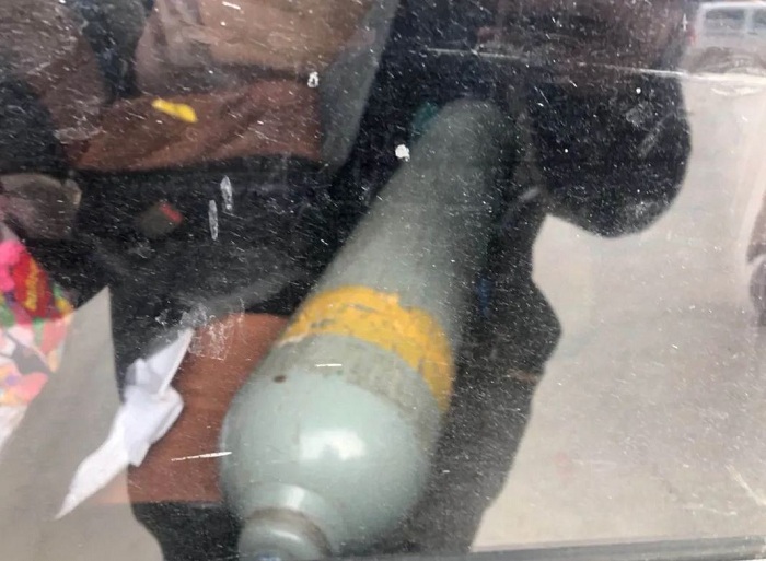 (装"笑气"的气罐)