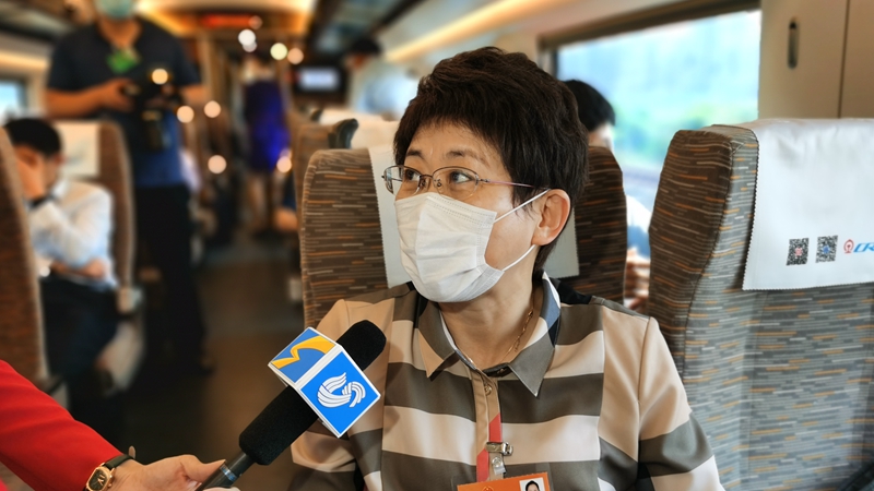 真知灼见现场声全国人大代表高明芹尽快制定物业管理法完善社会治理