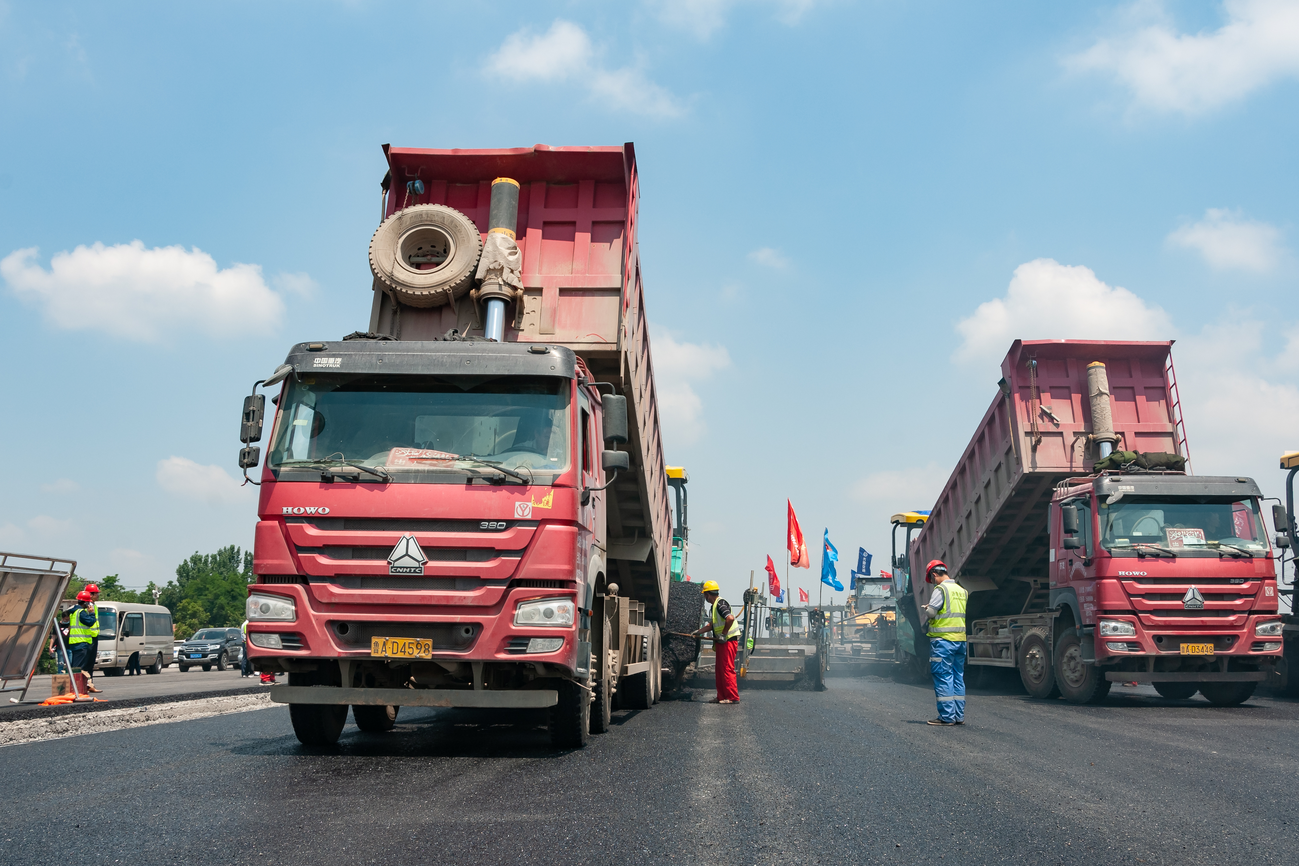 济泰高速等25项公路重点项目同步推进