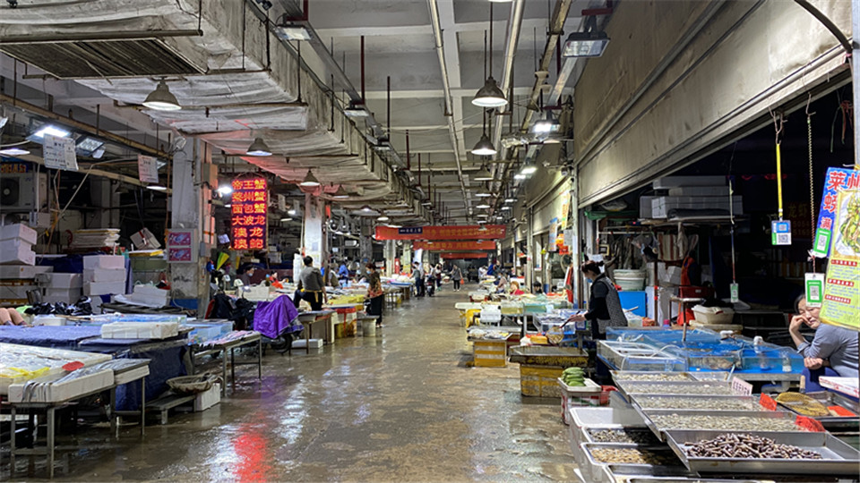 vlog丨记者实地探访济南海鲜大市场闭市是假执行严格防疫措施才是真