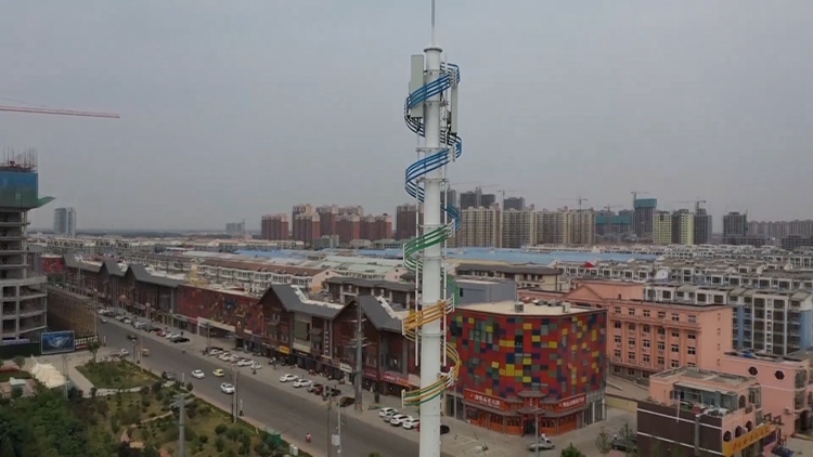 53秒丨飘带缠绕的5g信号塔见过吗?德州庆云的这个塔很个性