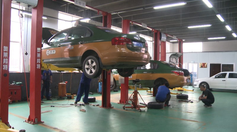 威海文登20辆出租车组成"雷锋车队" 免费服务高考