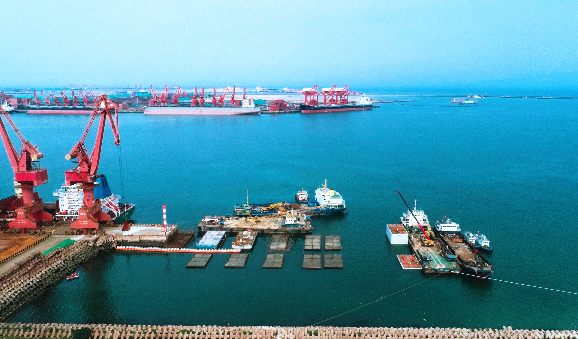 山东港口日照港:大干一百天突破项目攻坚战 确保完成吞吐量4.3亿吨