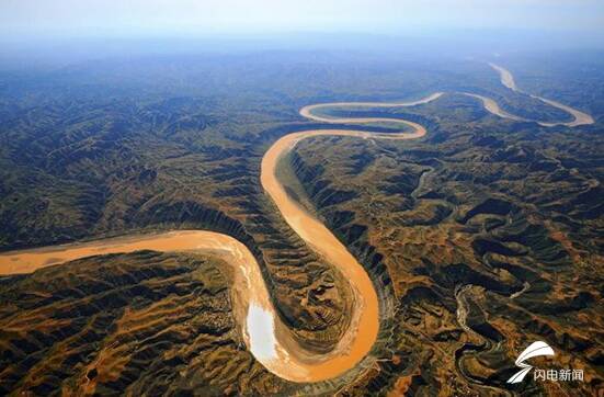 九月九日沿黄九省区记者齐聚山东向九曲黄河出发