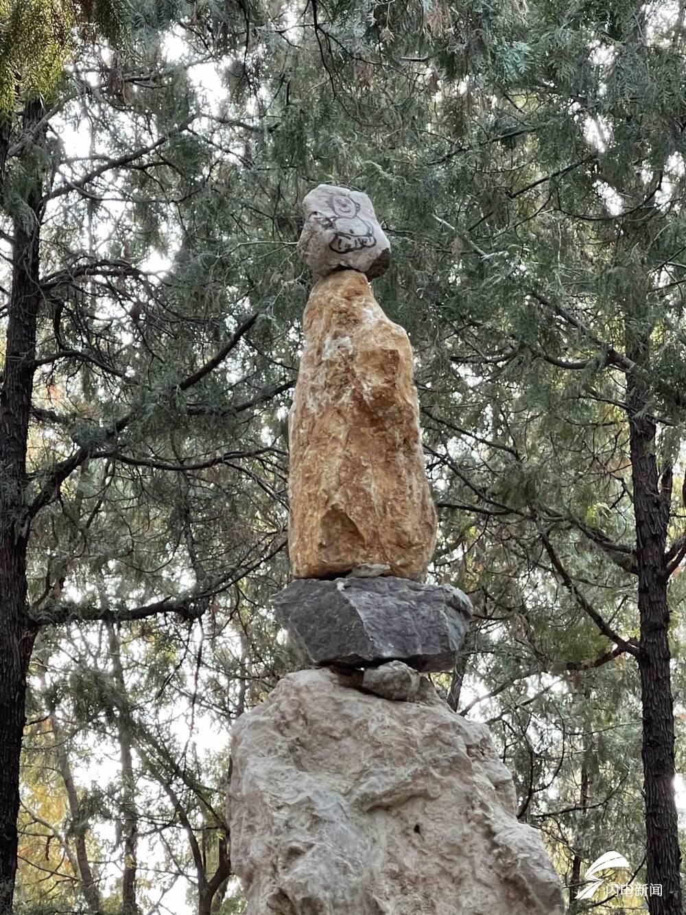 87秒|济南市区有处神秘"石头阵" 层层堆叠十几年不倒秘密何在