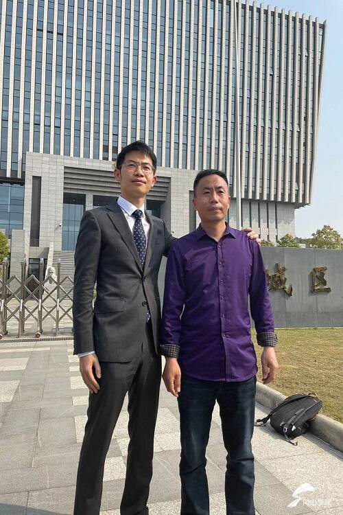 (申军良和其代理律师刘长律师)