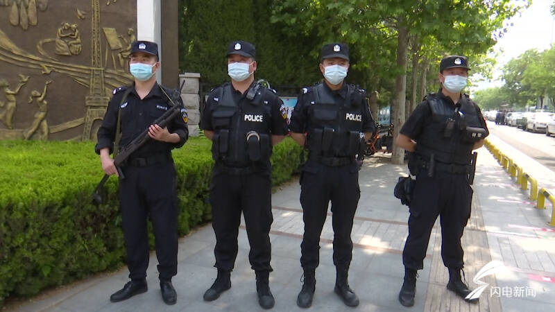 不一样的陪考女儿场内高考德州特警父亲场外执勤既高兴又忐忑