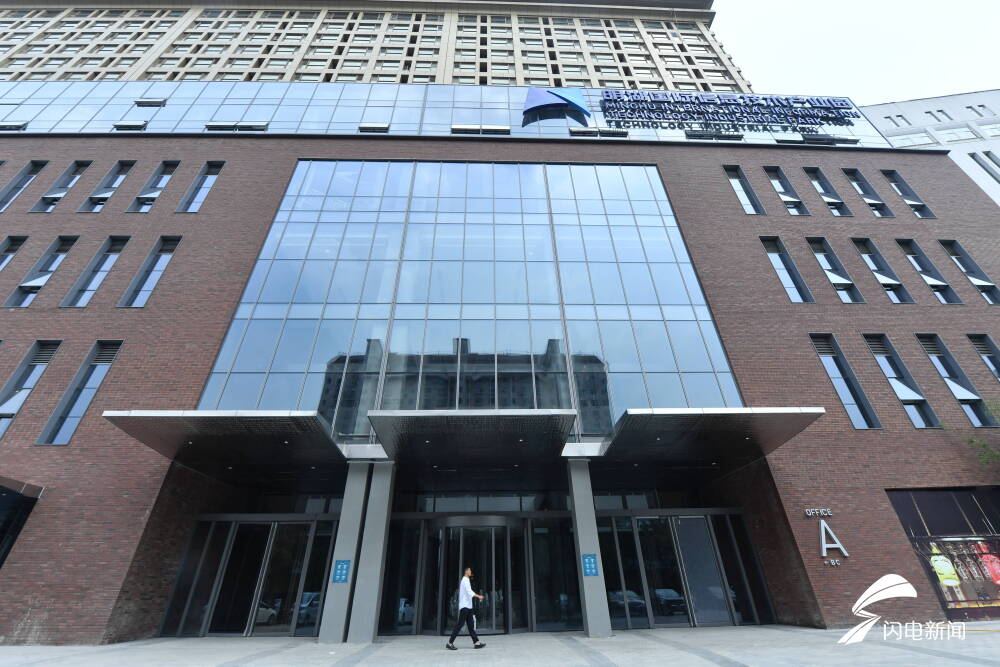 组图产业园时尚餐饮济南诚基中心沿街楼改造项目初见模样