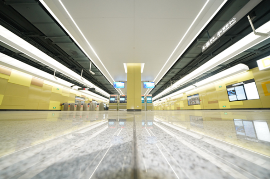 国内首条跨海地铁青岛地铁1号线南段试运行